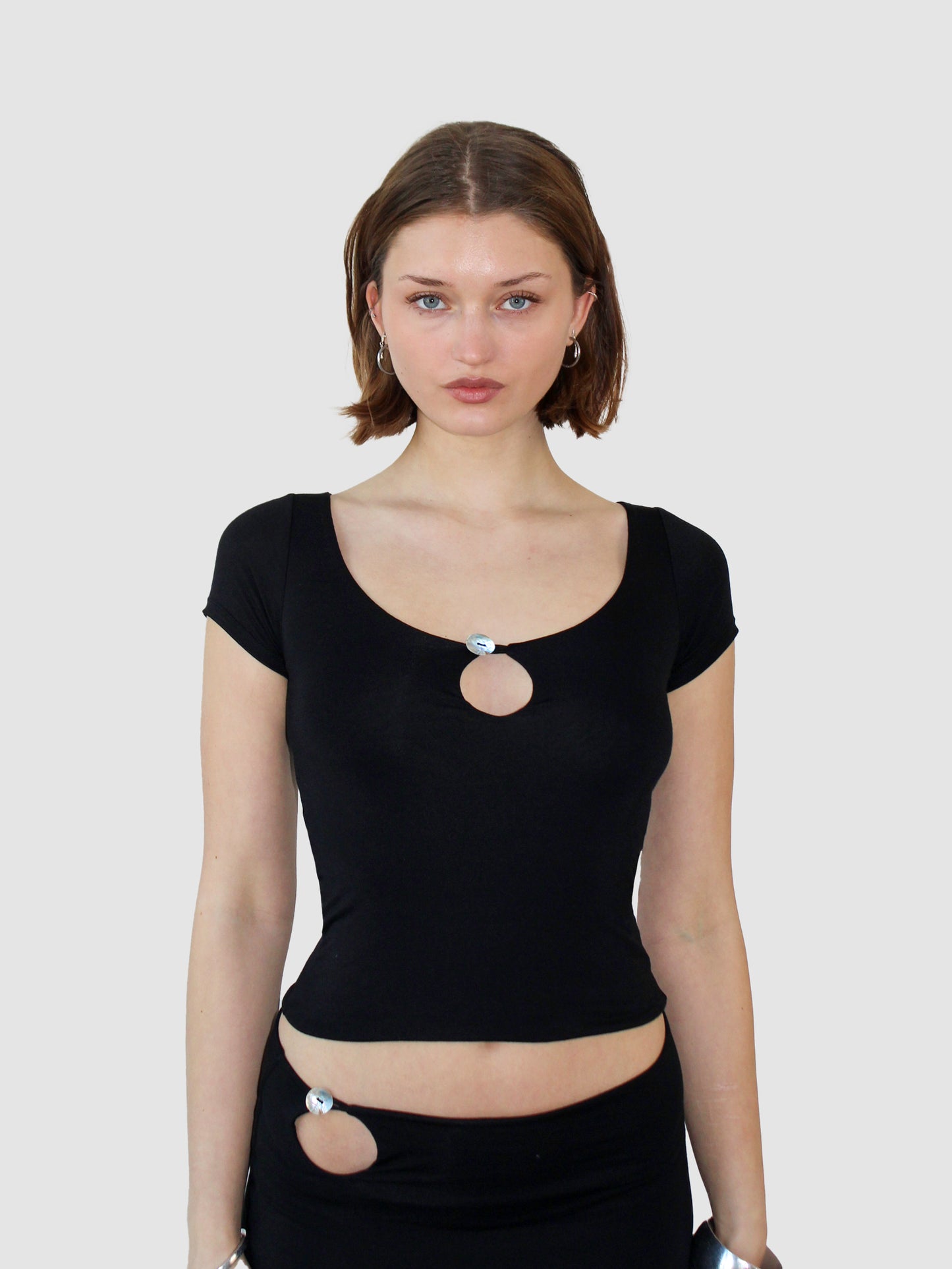 Black Key Hole Tee - XS