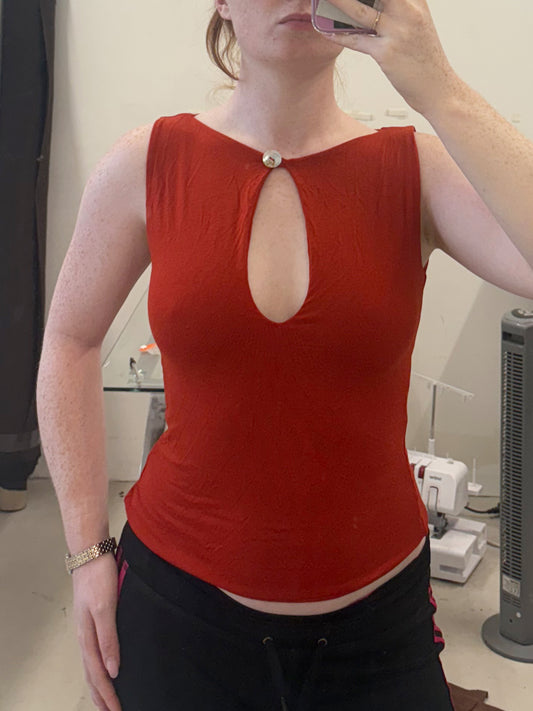 Terracotta Key Hole Tank S