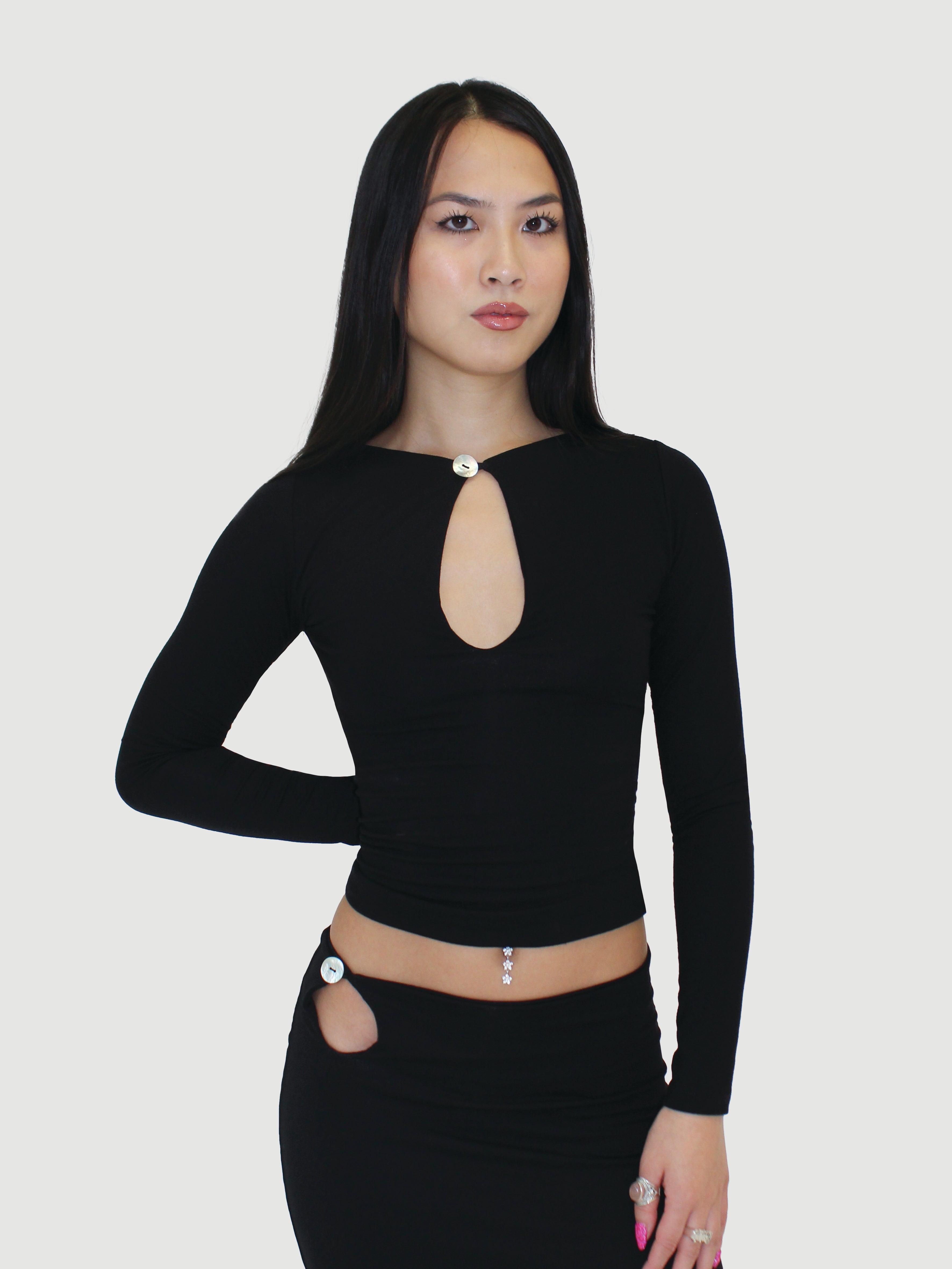 Key Hole Long Sleeve - Black – Millie Jane
